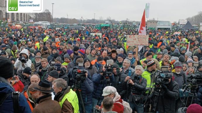 7ae5e19e-4-pourquoi-les-agriculteurs-protestent-dans-plusieurs-pays-europeens