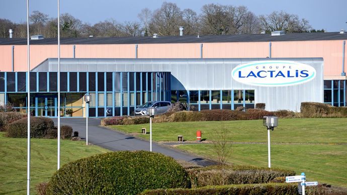 8f39787e-5-lactalis-va-reduire-sa-collecte-de-lait-en-france-a-partir-de-fin-2024